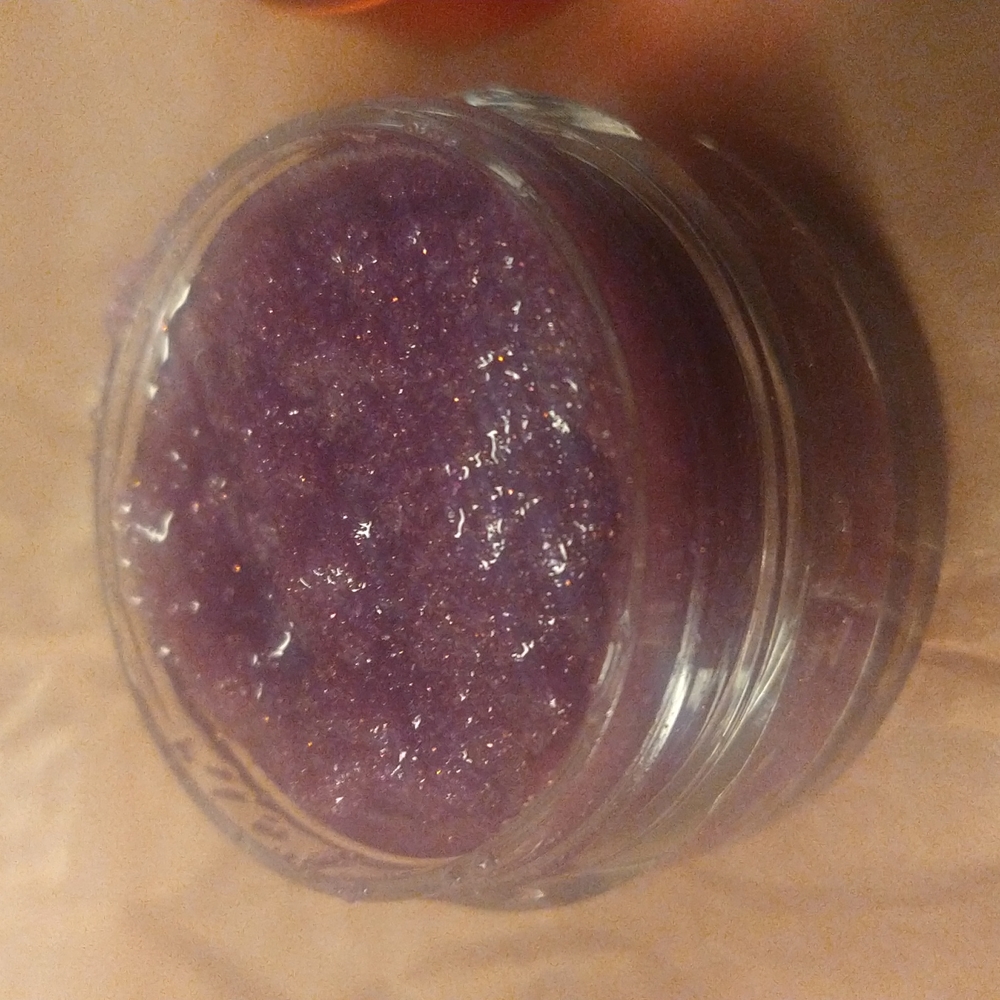 Lip scrub